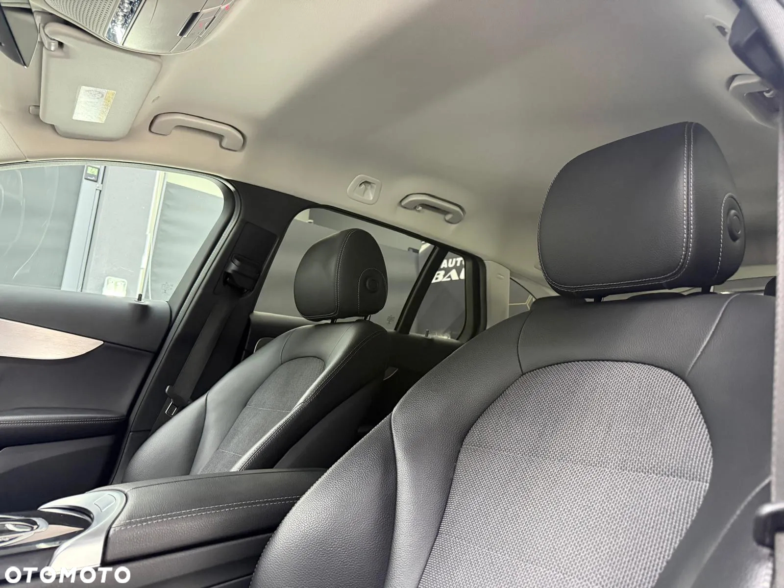 Mercedes-Benz Klasa C 300 de T 9G-TRONIC Avantgarde - 23