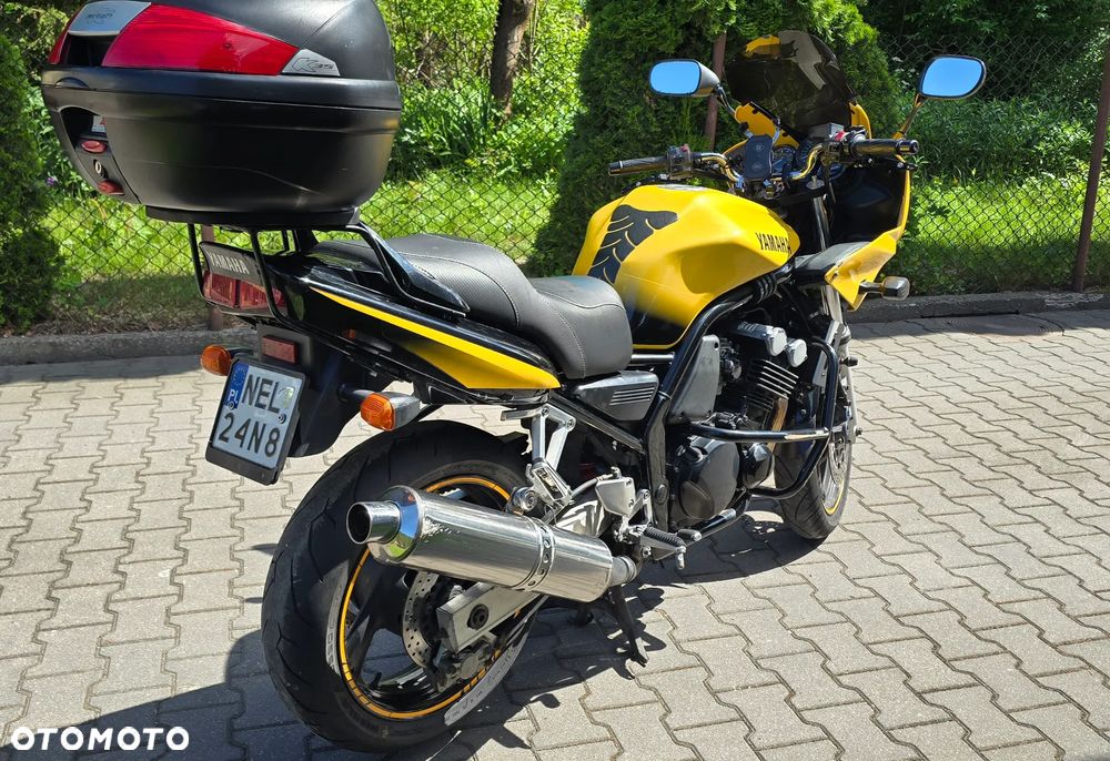 Yamaha FZS - 5