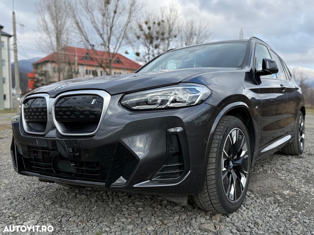 BMW iX3 - 1