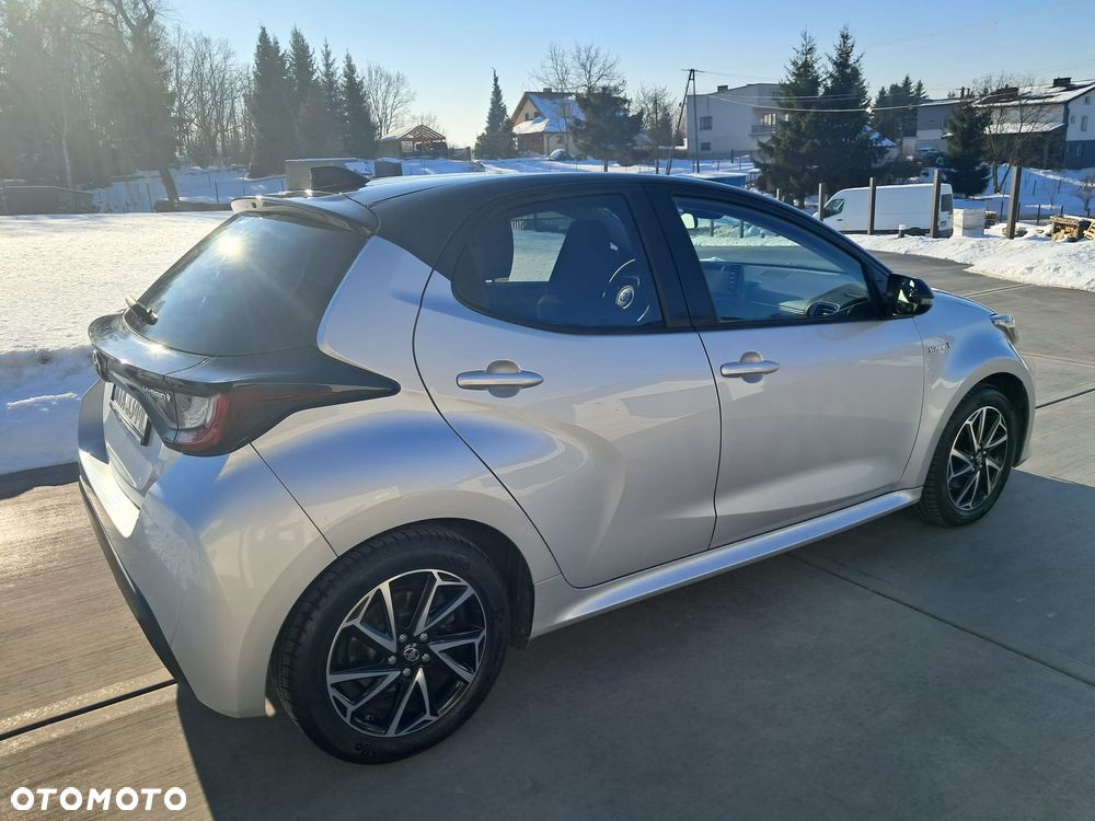 Toyota Yaris ver-hybrid-1-5-comfort - 4