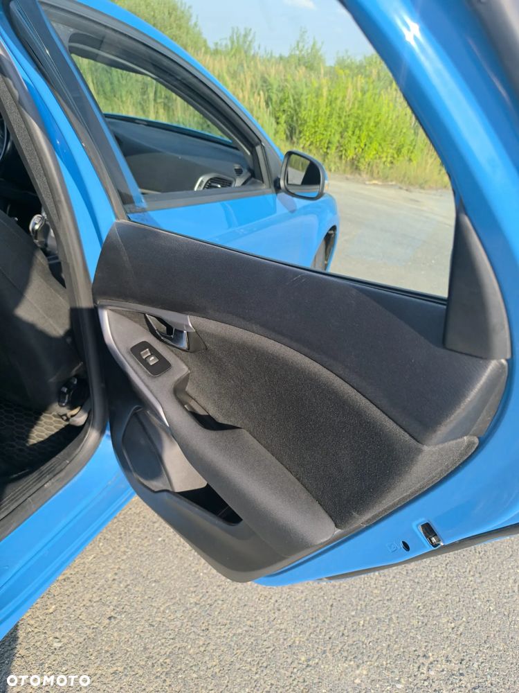 Volvo V40 D2 Kinetic - 29