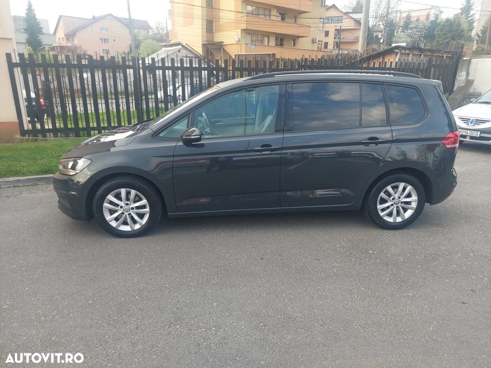 Volkswagen Touran - 1