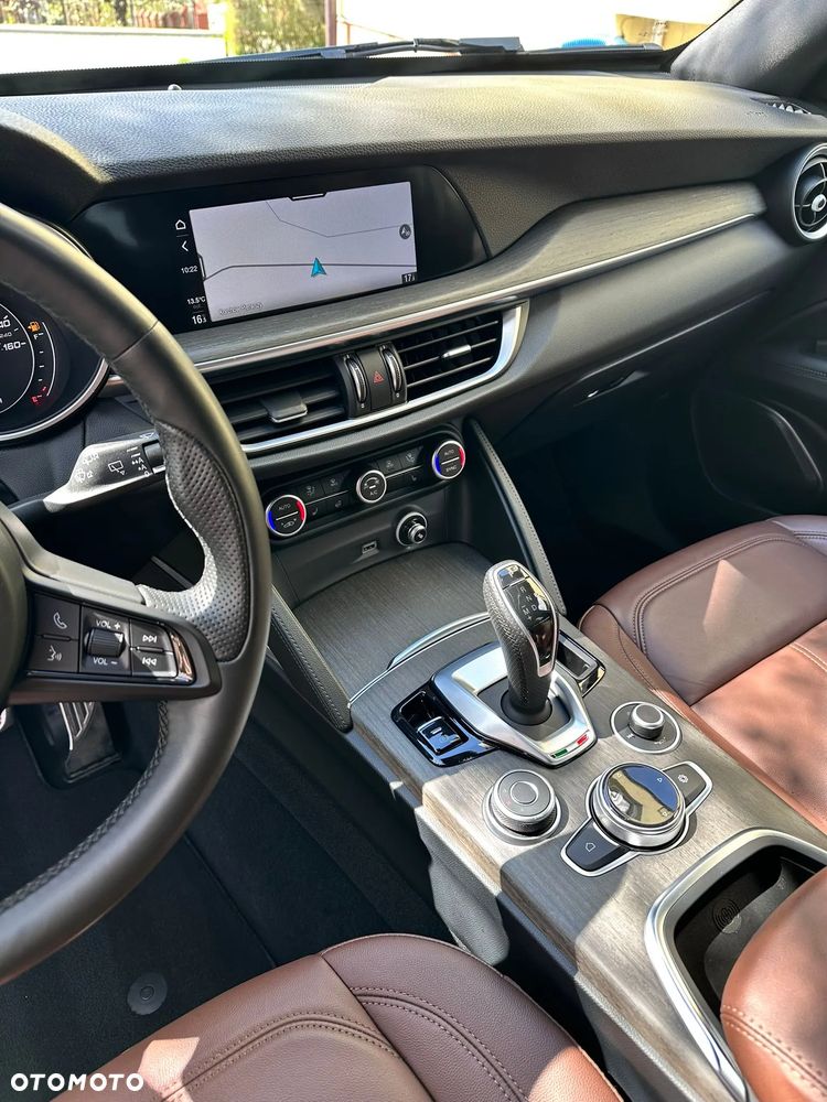 Alfa Romeo Stelvio 2.0 Turbo Veloce TI Q4 - 24