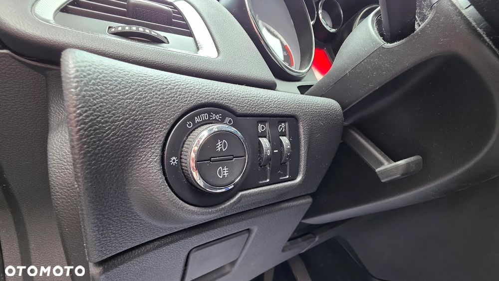 Opel Astra 1.4 T Cosmo - 15