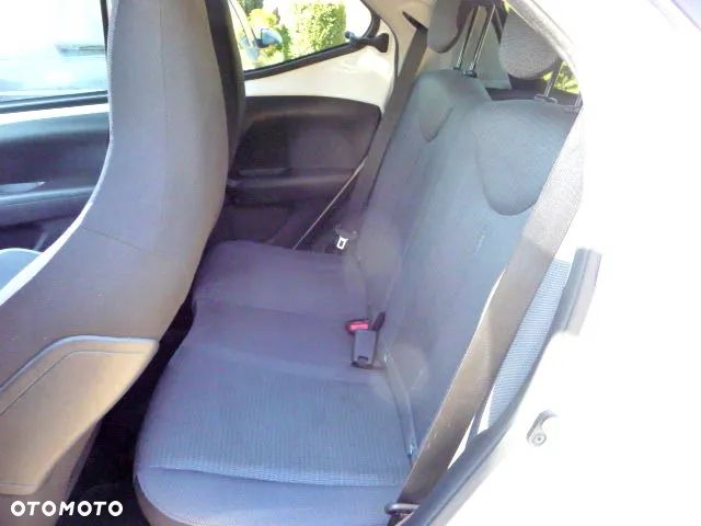 Toyota Aygo 1.0 VVT-i Color Edition - 26