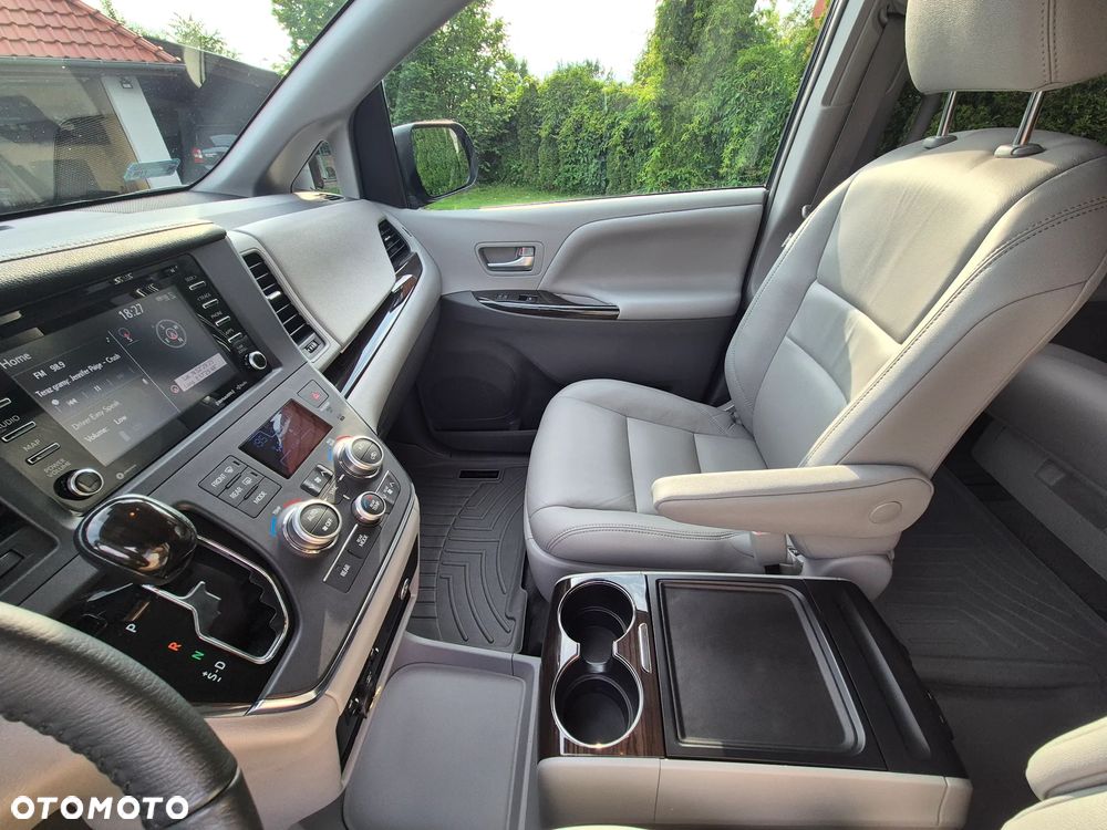 Toyota Sienna 3.5 V6 XLE AWD - 18