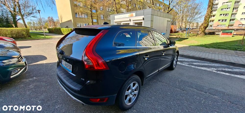 Volvo XC 60 D5 AWD Momentum - 3