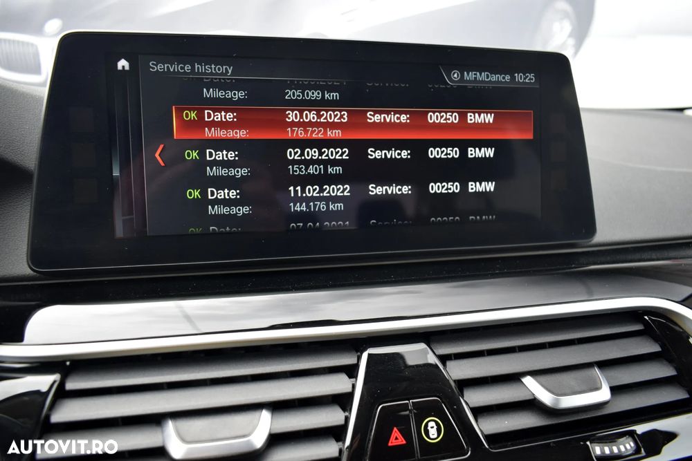 BMW Seria 5 520d xDrive Aut. - 35