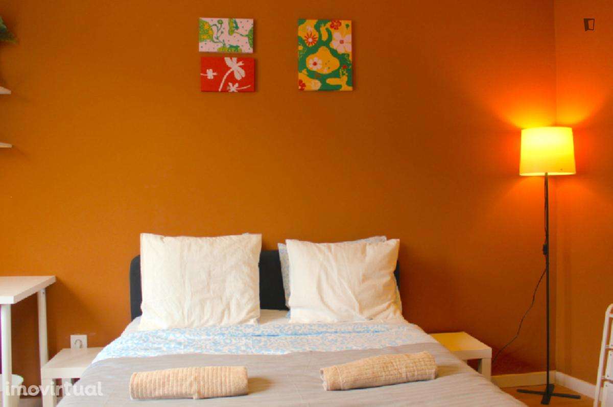 Quarto - localizado em Paranhos Porto - Grande imagem: 2/34