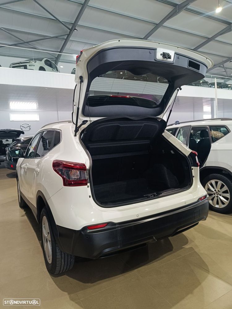 Nissan Qashqai 1.5 dCi N-Connecta - 6