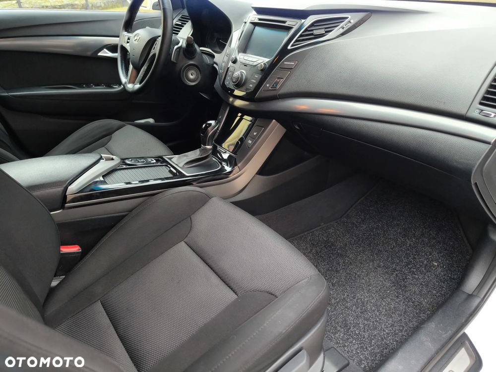 Hyundai i40 Kombi 1.7 CRDi DCT Premium - 19