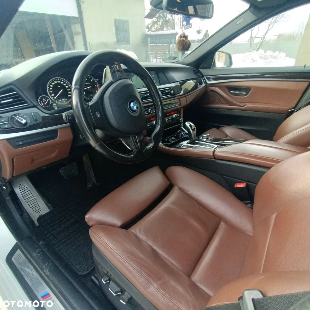 BMW Seria 5 530d xDrive - 13