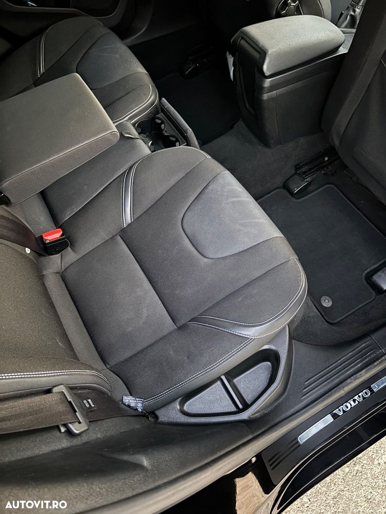 Volvo V40 D4 Momentum - 28