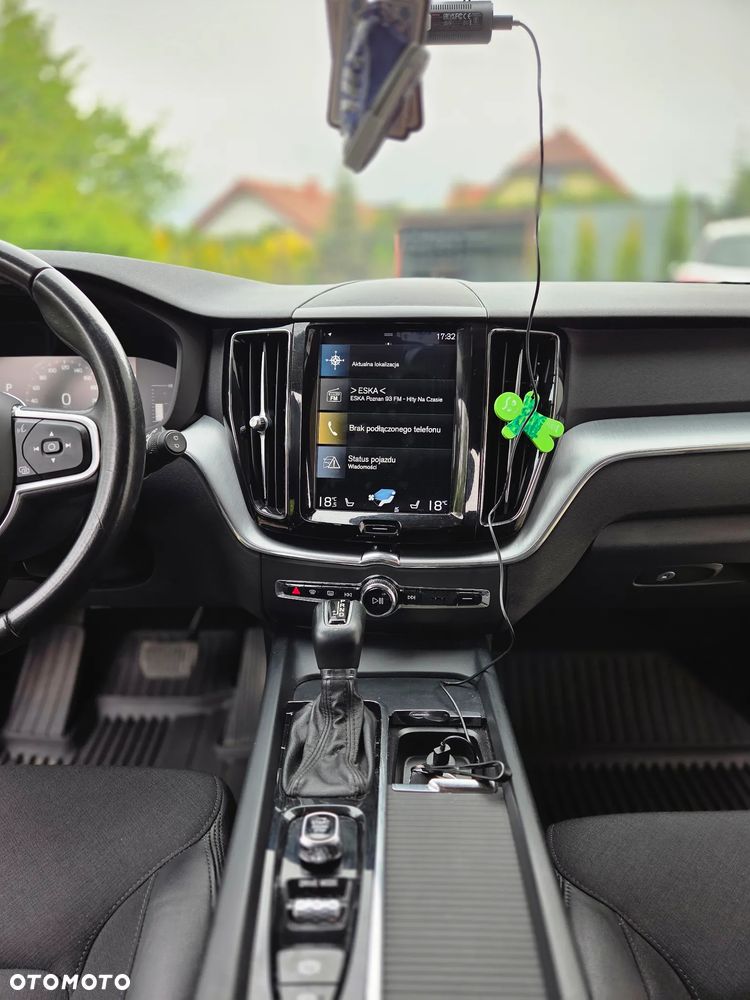 Volvo XC 60 D4 AWD Geartronic Momentum - 23