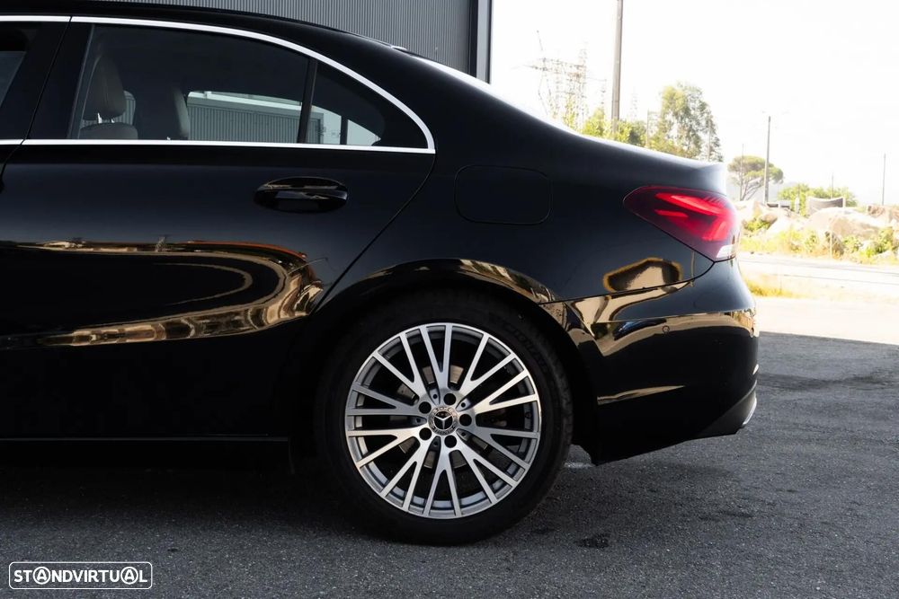 Mercedes-Benz A 180 Limousine d Progressive Aut. - 40