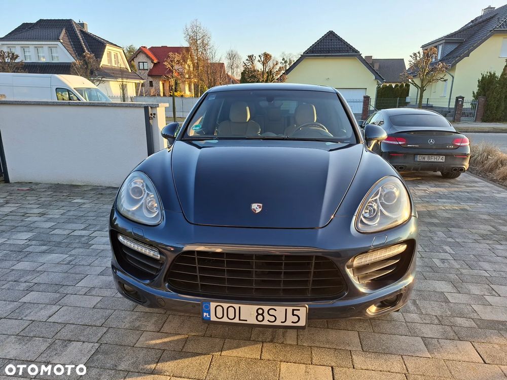 Porsche Cayenne Turbo Tiptronic S - 2