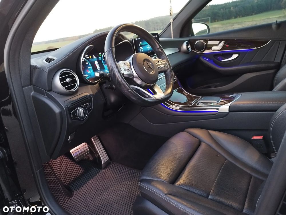 Mercedes-Benz GLC 300 4Matic 9G-TRONIC AMG Line - 17