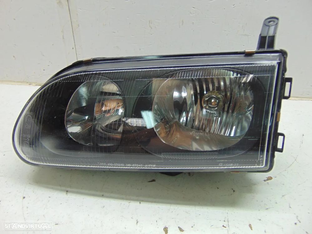 Mitsubishi L400 farol - 4