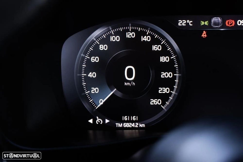 Volvo XC 40 2.0 D3 - 15