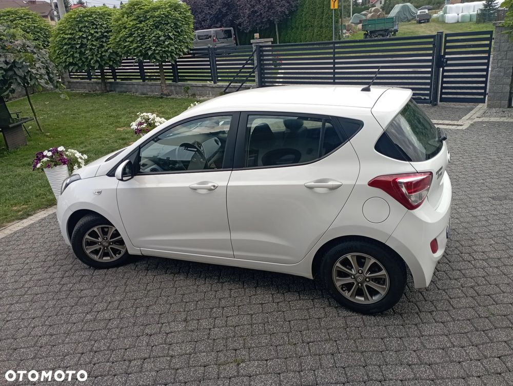Hyundai i10 1.2 Fifa World Cup Edition - 24