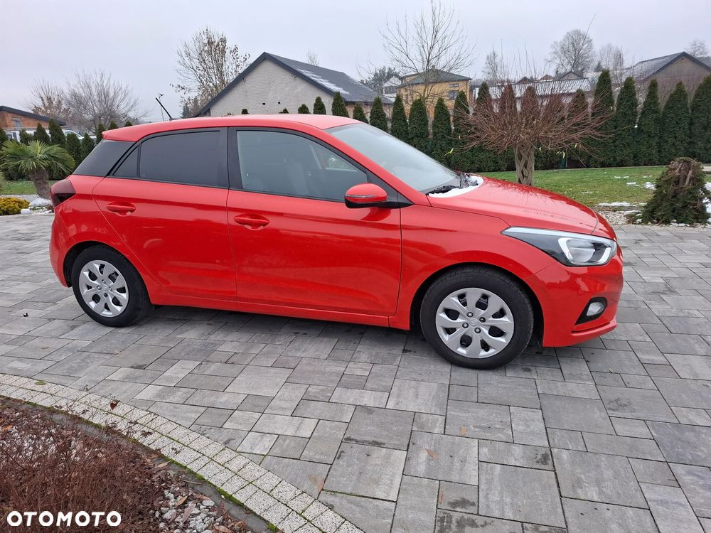 Hyundai i20 blue 1.2 Classic - 11