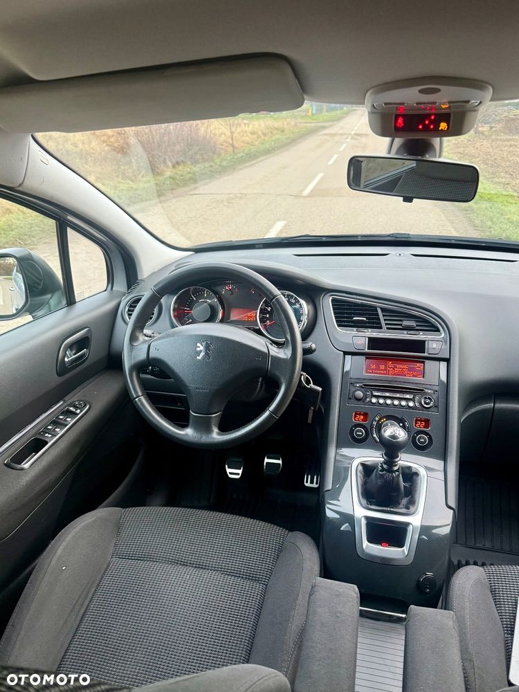 Peugeot 5008 1.6 HDi Family 7os - 8