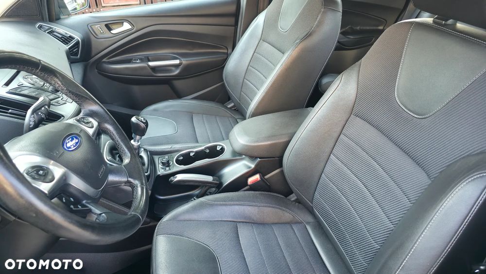 Ford Kuga 1.6 EcoBoost 2x4 Titanium - 13