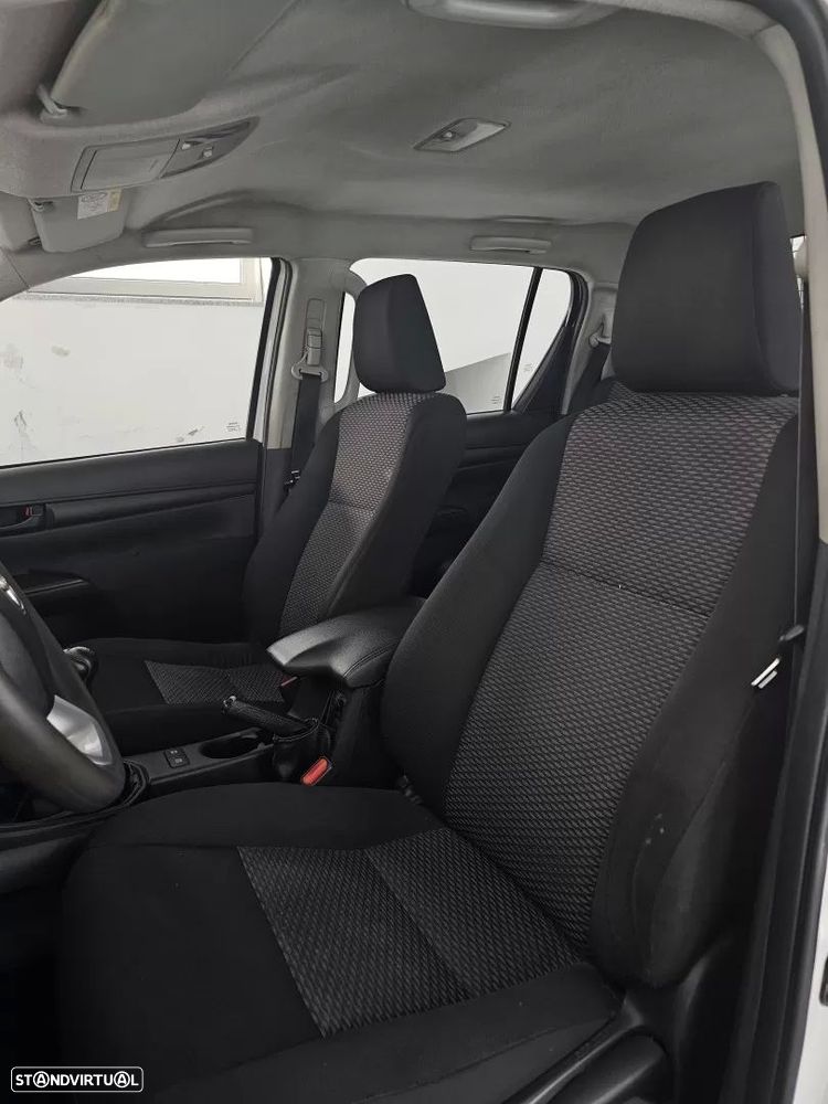 Toyota Hilux 2.4 D-4D 4WD CD CM - 47