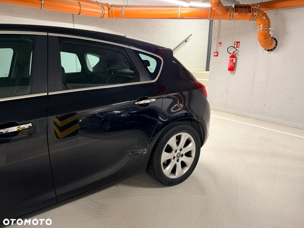 Opel Astra 2013 photo 5