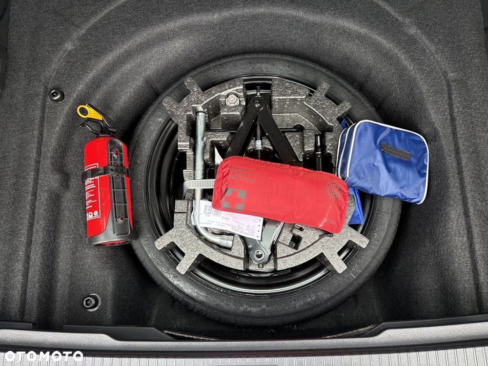 Volkswagen Passat - 28