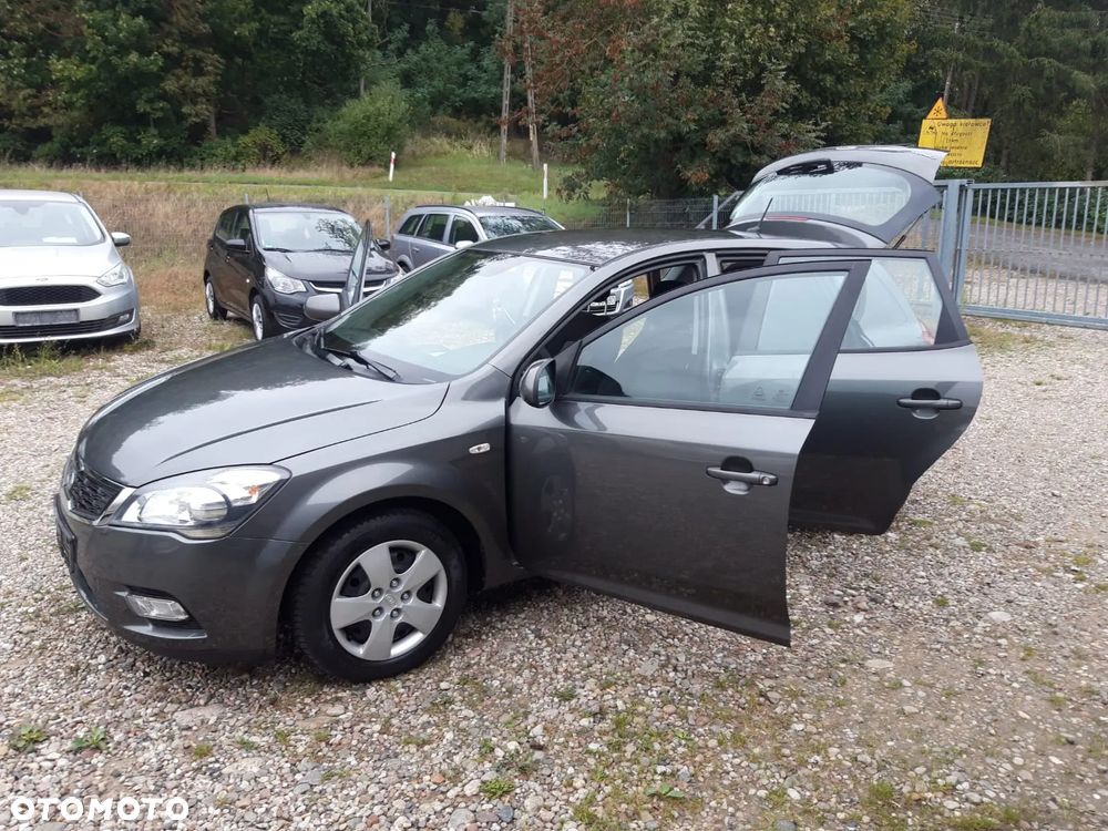 Kia Ceed - 9