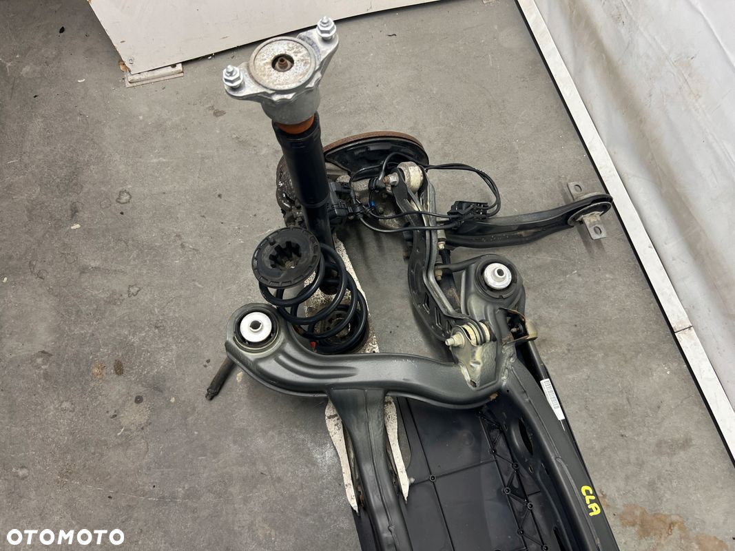 Mercedes-Benz CLA 180D X117 belka zawieszenia tył tylna oś KOMPLETNA - 4