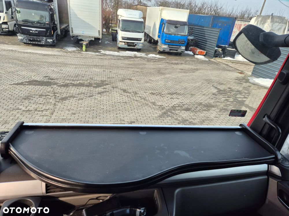 PÓŁKA STOLIK MAN TGX EURO 6 - 1