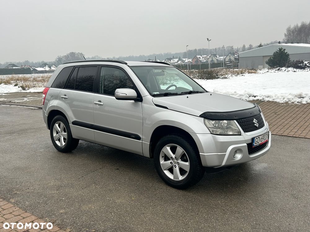 Suzuki Grand Vitara 2.0 - 18