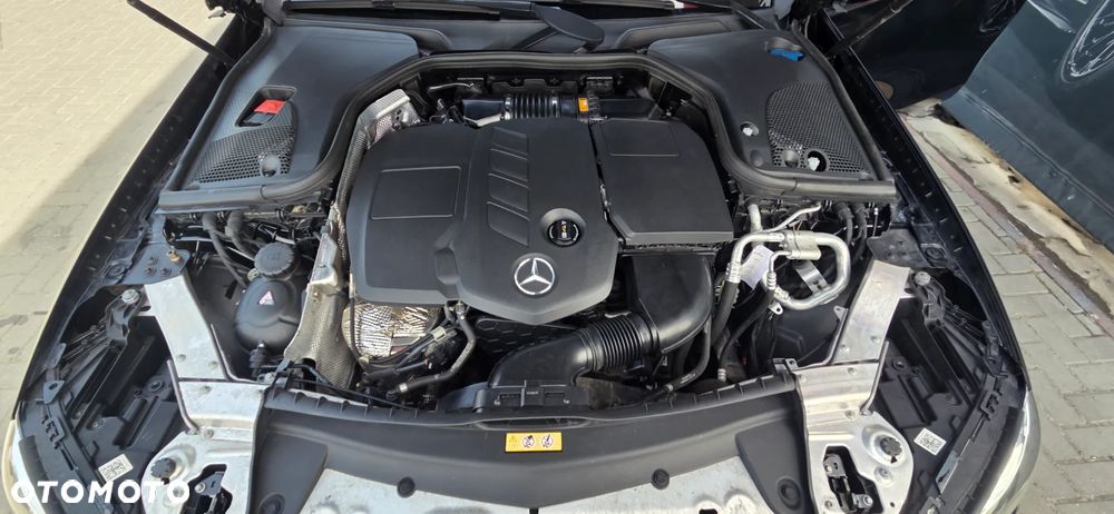 Mercedes-Benz Klasa E 220 d 9G-TRONIC - 40