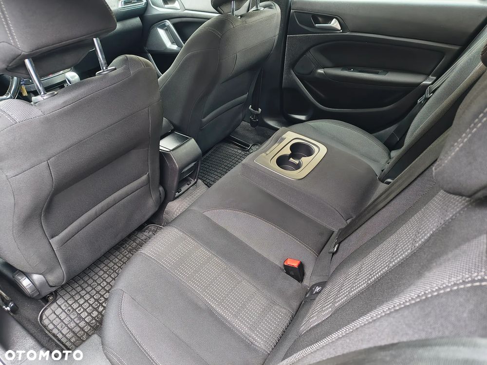 Peugeot 308 1.6 e-HDi Allure S&S - 19