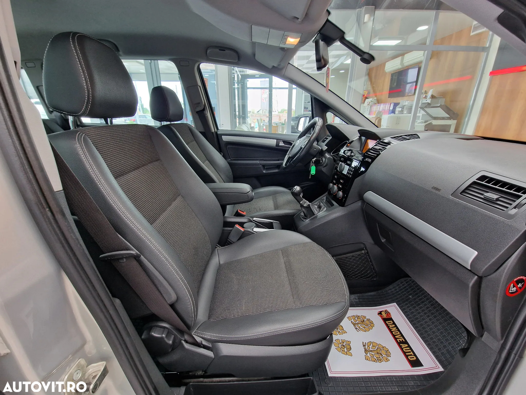 Opel Zafira 1.6 Cosmo - 14