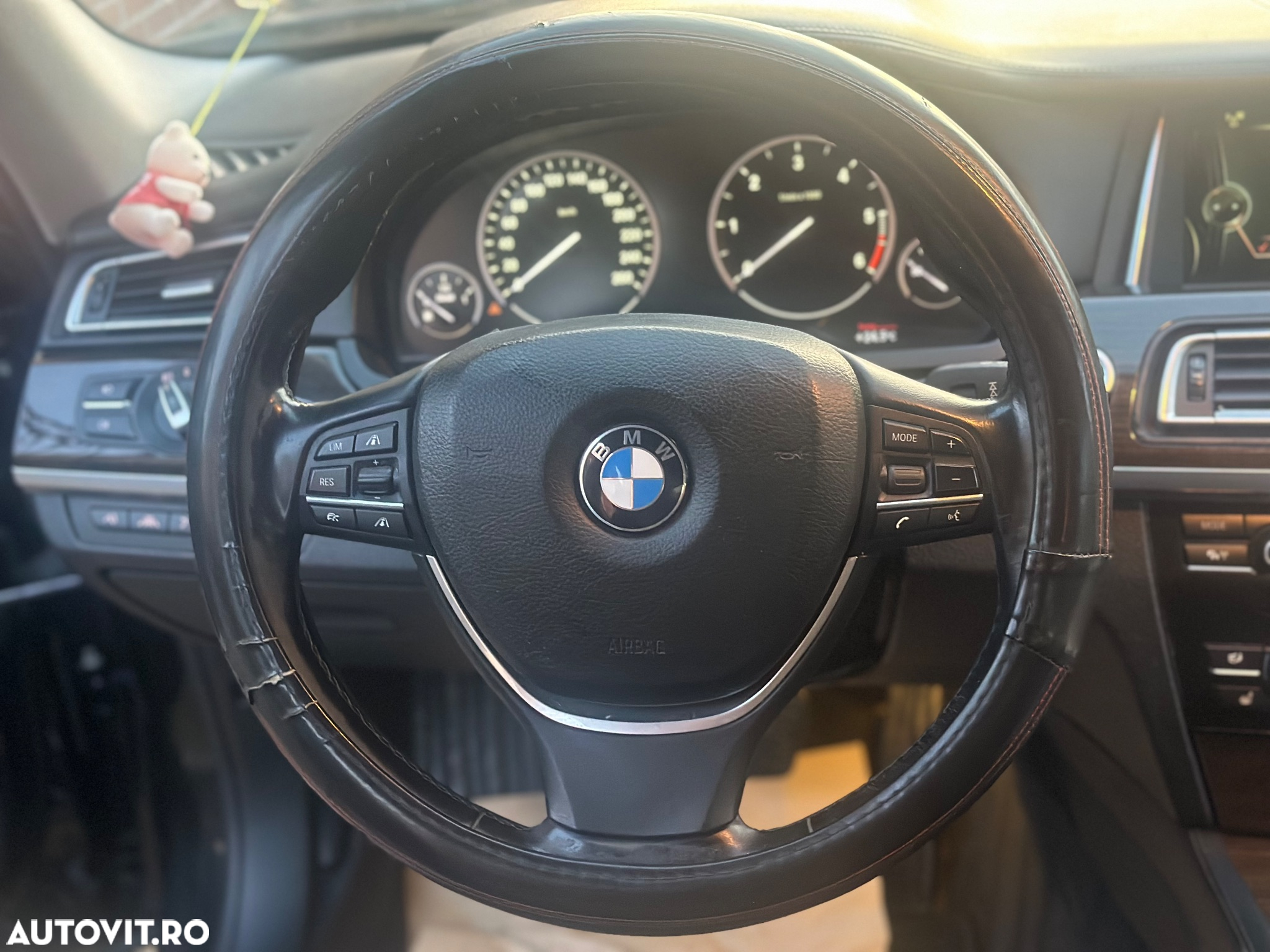 BMW Seria 7 740d - 28