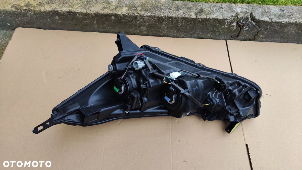 Nissan Micra K14 17- Lampa Prawa Zwykła z LED DRL  Czarny Środek Oryginał Europa - 8