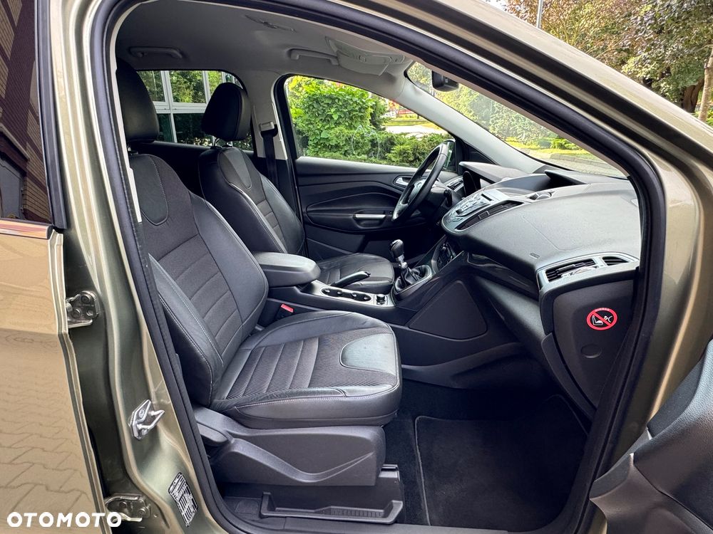 Ford Kuga 2.0 TDCi 4x4 Titanium - 24