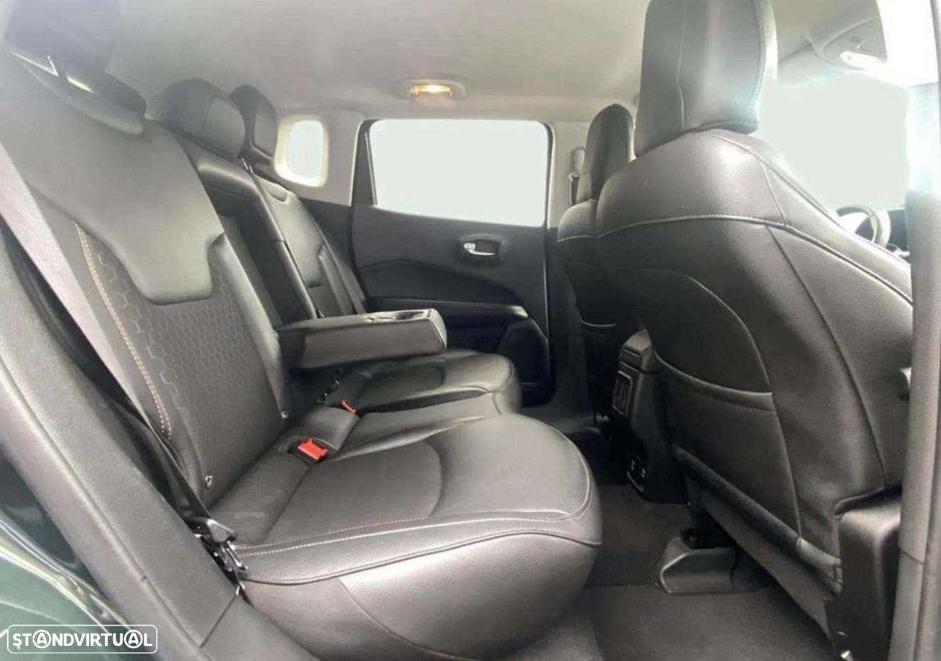 Jeep Compass 1.3 T Limited DCT - 19