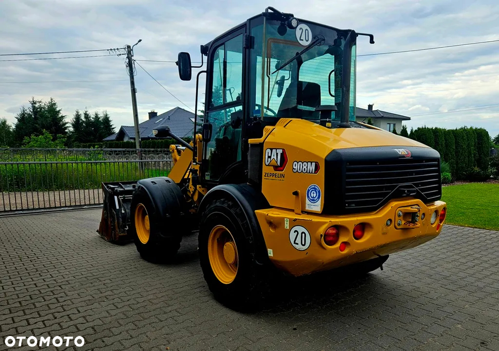 Caterpillar 908M - 4