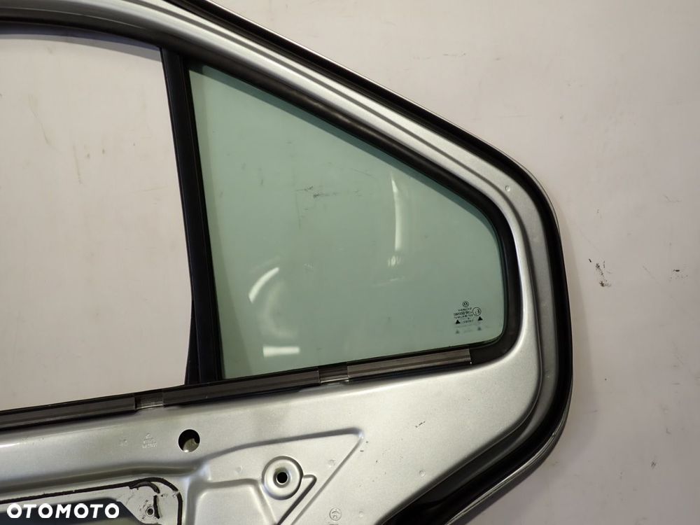 DRZWI PRAWY TYŁ VOLKSWAGEN BORA - 15