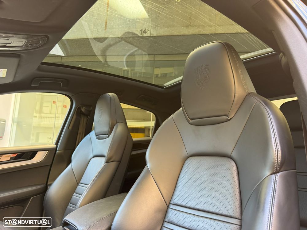 Porsche Cayenne Coupé E-Hybrid - 3