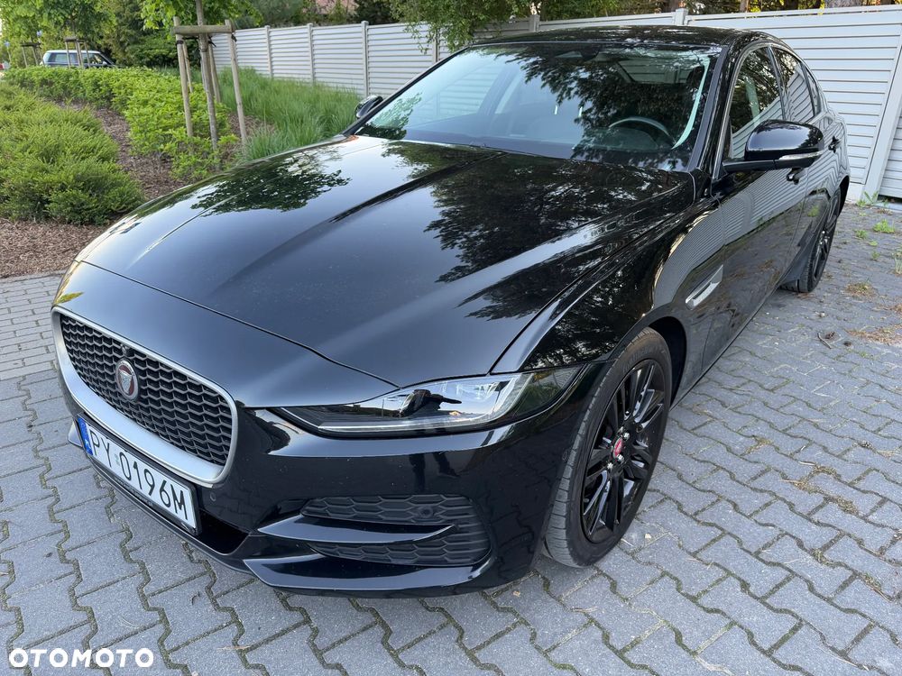 Jaguar XE 2.0 D200 mHEV AWD R-Dynamic S - 25