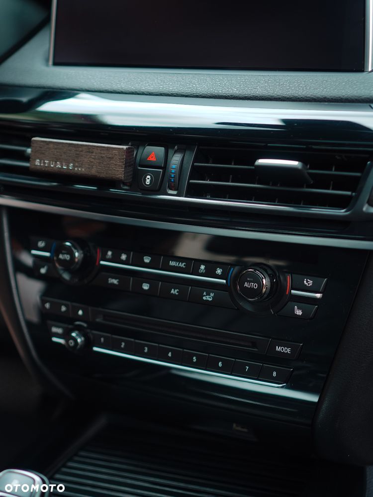 BMW X5 xDrive35i - 12