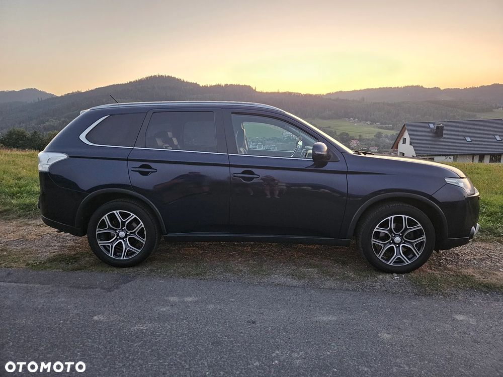 Mitsubishi Outlander 2.2 DID Intense + 4WD - 2