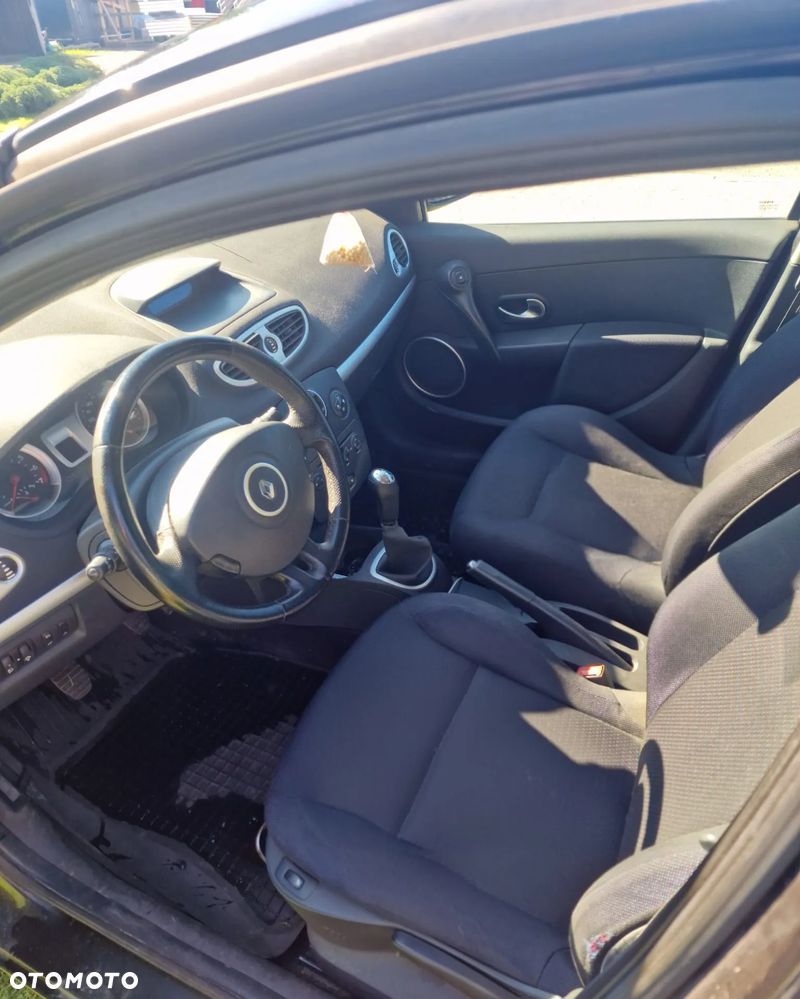 Renault Clio - 6