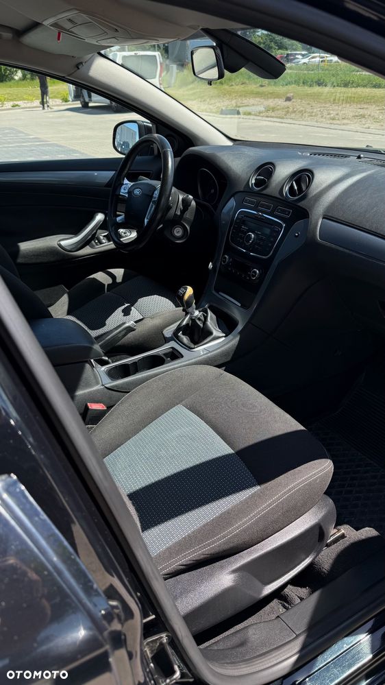 Ford Mondeo 2.0 TDCi Ambiente - 37
