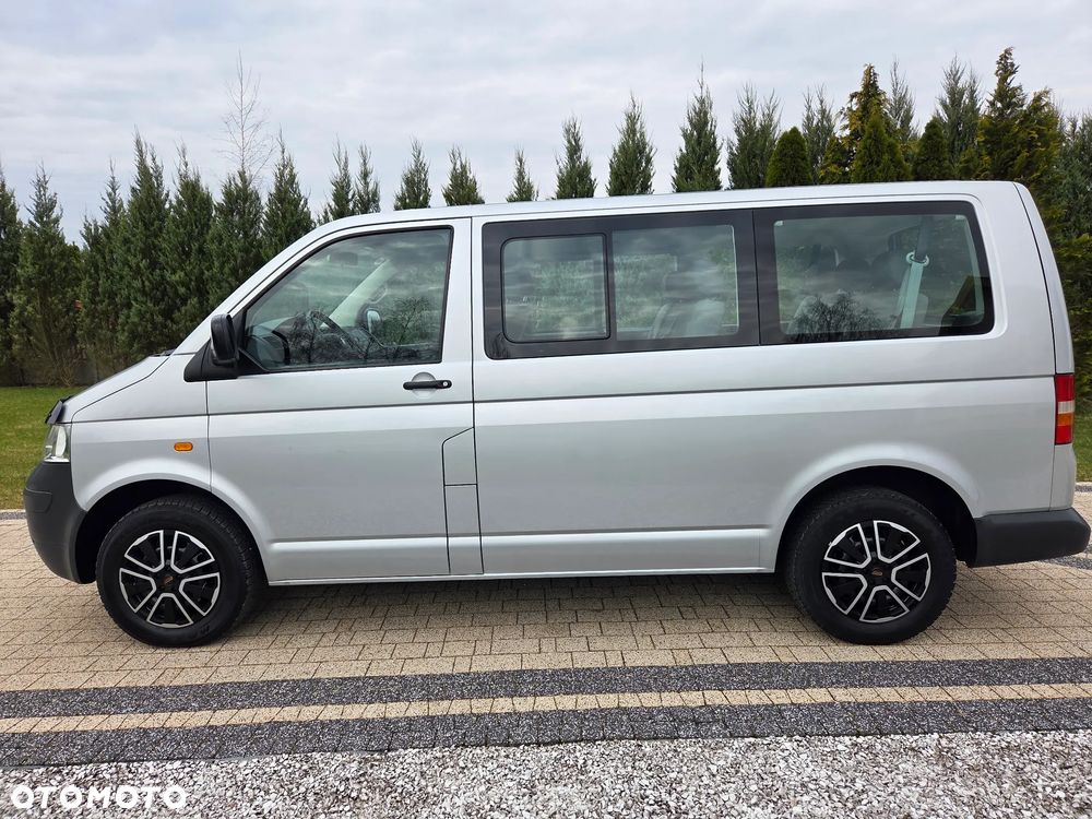 Volkswagen Transporter - 1